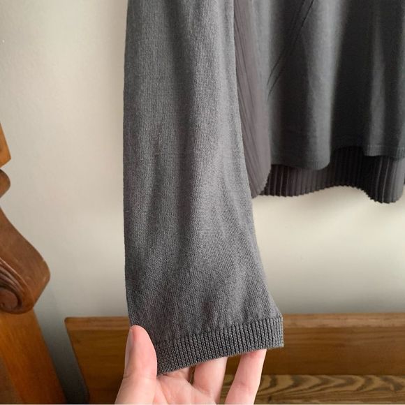 Max & Moi Paris • Wool Pleated Back Sweater - Picture 3 of 9